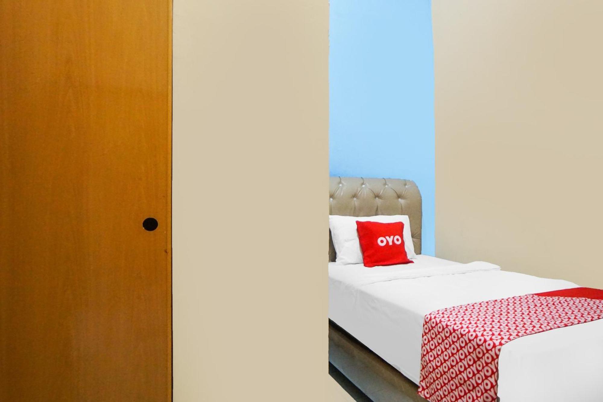 Oyo 92076 Sky Residence Cengkeh Medan Exterior foto
