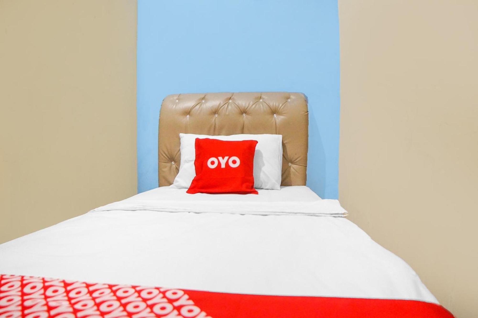 Oyo 92076 Sky Residence Cengkeh Medan Exterior foto